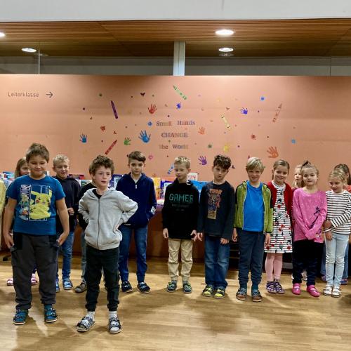 2. Klassen beim Erntedank