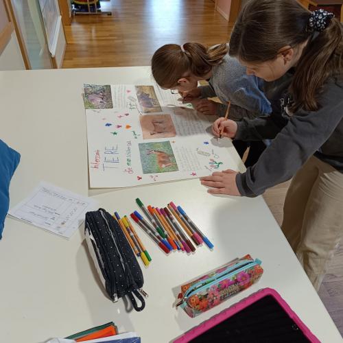 Kinder gestalten Plakate
