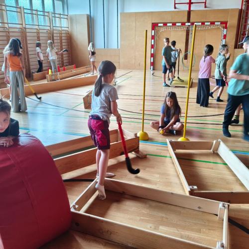 Minigolf im Turnsaal