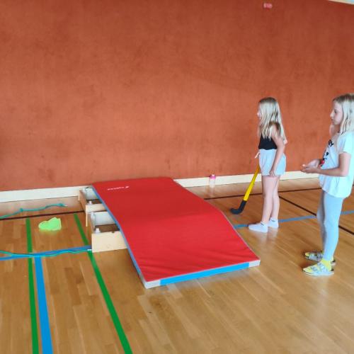 Minigolf im Turnsaal