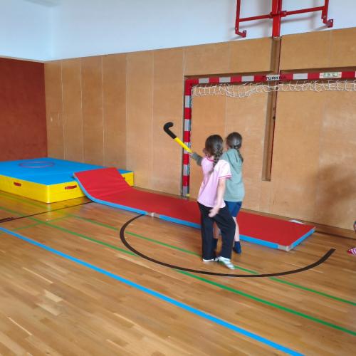 Minigolf im Turnsaal